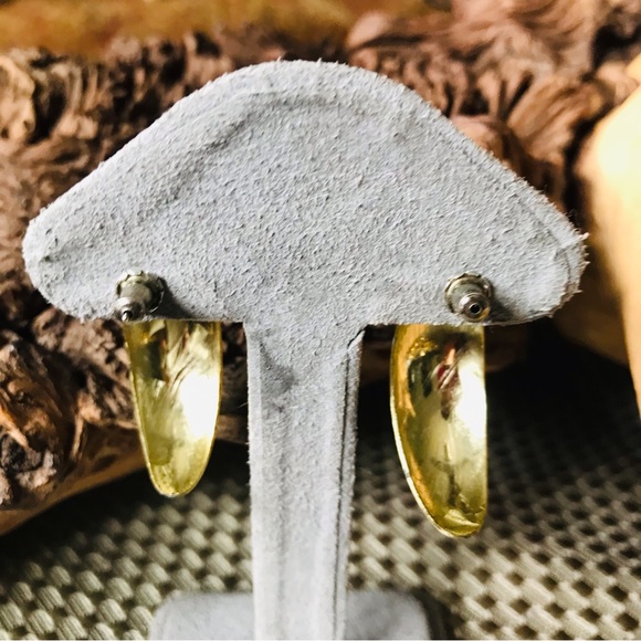 Vintage Costume Etched Gold Tone Geometric Drop Post 1.25” Earrings - Picture 4 of 10